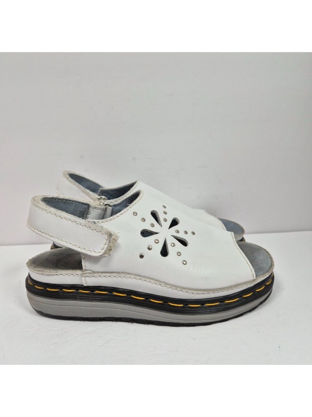 Dr. Martens Dunnet Flower Women's White Leather Sandals US Size 6